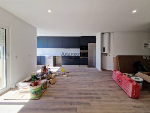Apartamento T2 - Remodelação Total - Cozinha Equipada - Boavista - Portimão - Algarve