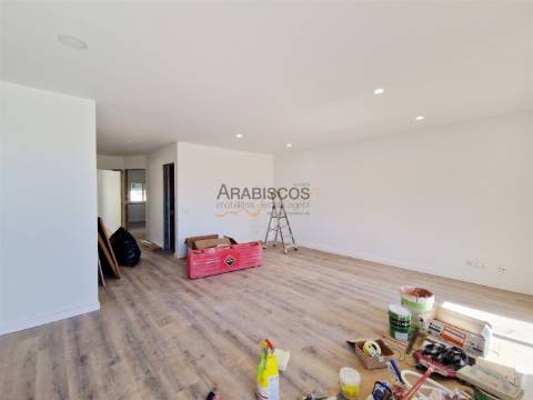 Apartamento T2 - Remodelação Total - Cozinha Equipada - Boavista - Portimão - Algarve