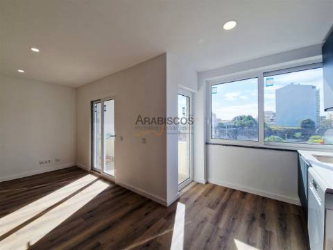 Apartamento T2 - Remodelado- Cozinha Equipada - Boavista - Portimão - Algarve