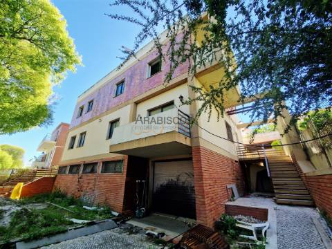 Moradia T11 - Ideal para Hostel, Residência Estudantes - Localização Central - Portimão - Algarve