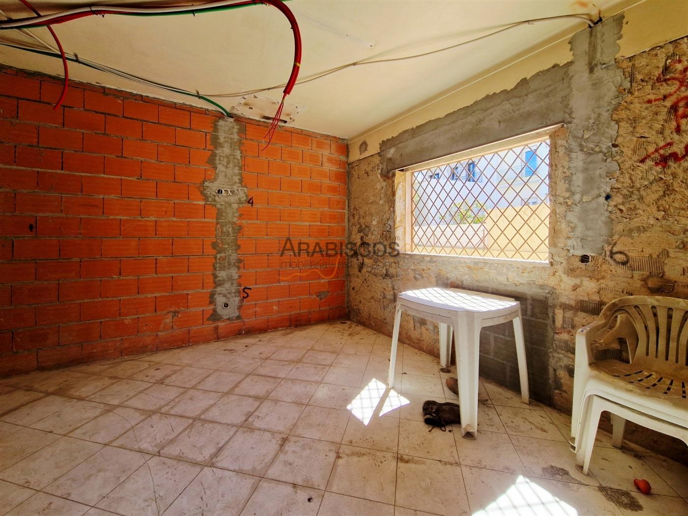 Moradia T11 - Ideal para Hostel, Residência Estudantes - Localização Central - Portimão - Algarve