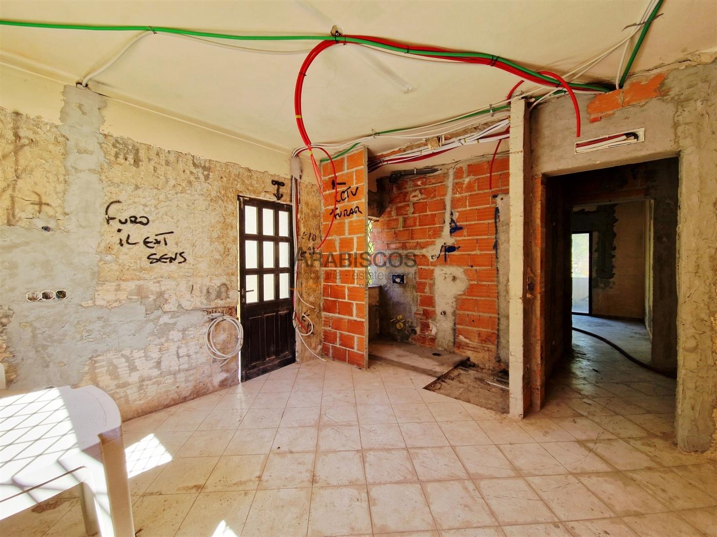 Moradia T11 - Ideal para Hostel, Residência Estudantes - Localização Central - Portimão - Algarve