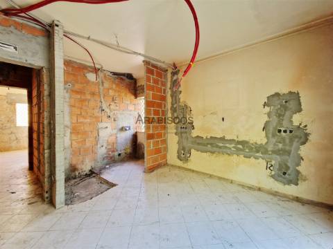 Moradia T11 - Ideal para Hostel, Residência Estudantes - Localização Central - Portimão - Algarve