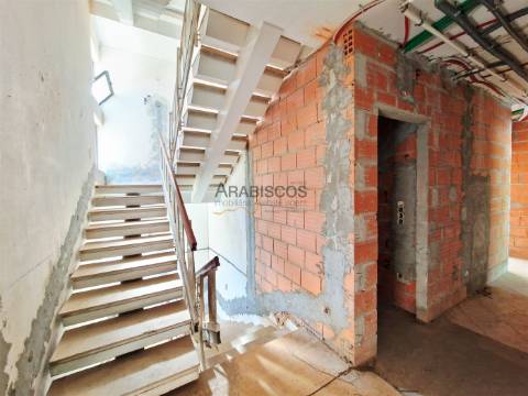 Moradia T11 - Ideal para Hostel, Residência Estudantes - Localização Central - Portimão - Algarve