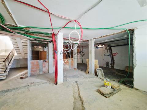 Moradia T11 - Ideal para Hostel, Residência Estudantes - Localização Central - Portimão - Algarve