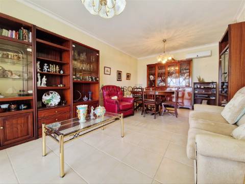 Apartamento T2 - Suite - Varanda - Ar Condicionado - Lugar Garagem - Portimão - Algarve