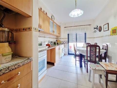 Apartamento T2 - Suite - Varanda - Ar Condicionado - Lugar Garagem - Portimão - Algarve