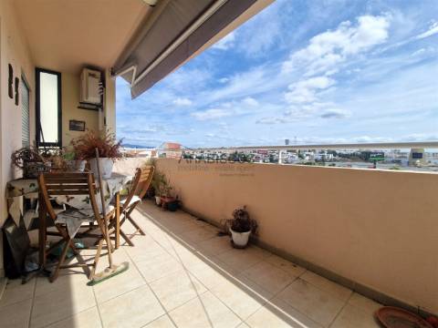 Apartamento T2 - Suite - Varanda - Ar Condicionado - Lugar Garagem - Portimão - Algarve