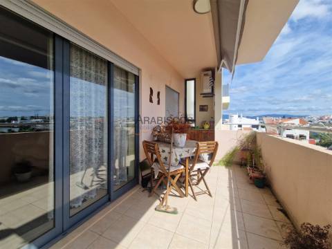 Apartamento T2 - Suite - Varanda - Ar Condicionado - Lugar Garagem - Portimão - Algarve