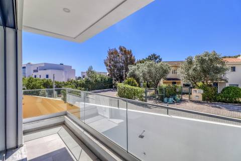 Moradia T4 - Piscina - Estacionamento Privativo - Bemposta - Portimão - Algarve