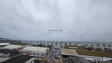 Apartamento T2 - Arrendamento Anual - Mobilado - Equipado - Portimão