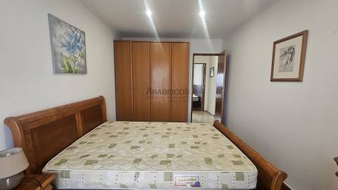Apartamento T2 - Arrendamento Anual - Mobilado - Equipado - Portimão