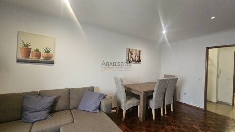 Apartamento T2 - Arrendamento Anual - Mobilado - Equipado - Portimão
