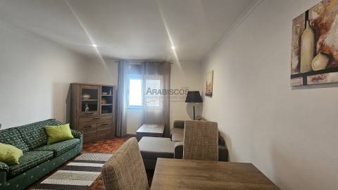 Apartamento T2 - Arrendamento Anual - Mobilado - Equipado - Portimão