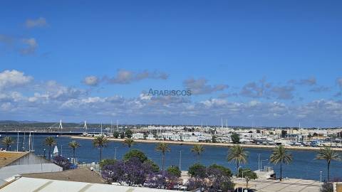 Apartamento T2 - Arrendamento Anual - Mobilado - Equipado - Portimão