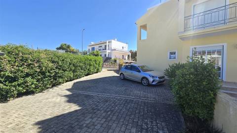 Charmoso T2 Apartamento - Jardim - Mobilado e Equipado - Ferragudo - Lagoa