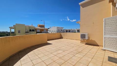 Moradia Isolada T4 - Escritório -  Barbecue - Painéis Solares - Garagem - Portimão
