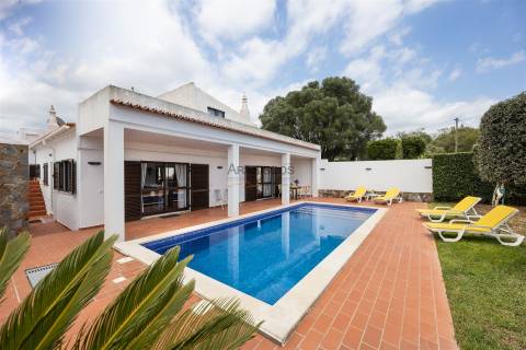 Moradia T3 - Arrendamento Anual - Piscina - Estacionamento - Portimão