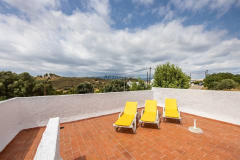 Moradia T3 - Arrendamento Anual - Piscina - Estacionamento - Portimão