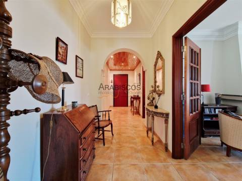 Apartamento T3- Sala com Lareira - Suite - Arrecadação - Parqueamento - Praia do Vau - Algarve