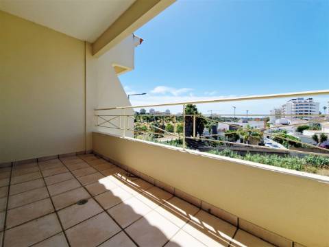 Apartamento T3- Sala com Lareira - Suite - Arrecadação - Parqueamento - Praia do Vau - Algarve