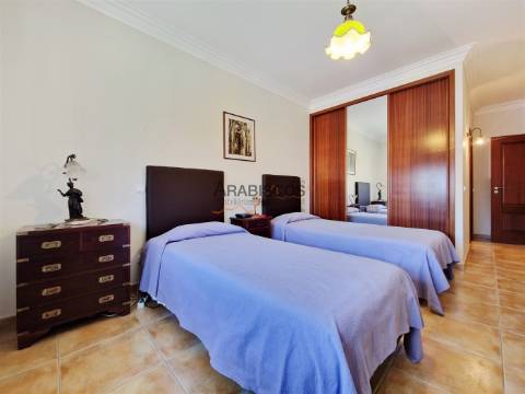 Apartamento T3- Sala com Lareira - Suite - Arrecadação - Parqueamento - Praia do Vau - Algarve