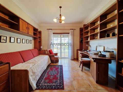 Apartamento T3- Sala com Lareira - Suite - Arrecadação - Parqueamento - Praia do Vau - Algarve