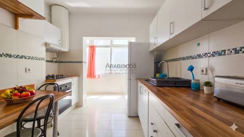 T2 - 5º Andar - 2 Frentes - Varanda - Marquise - Portimão - Centro - Algarve