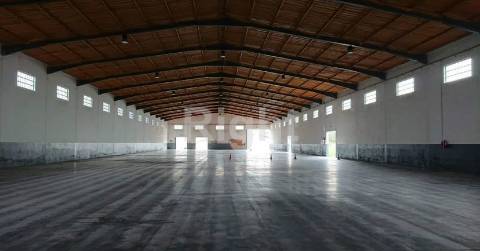 Armazém com 2000m2 em open space