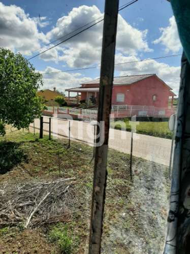 Moradia T3 com magnífico terreno em Santarém