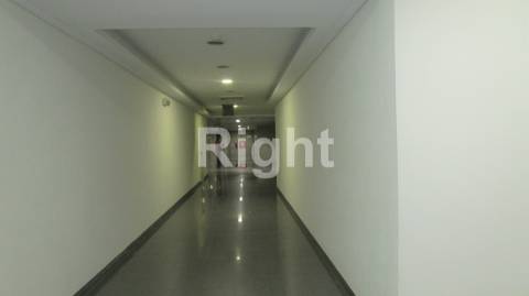 Escritório open space, em Linda-a-Velha