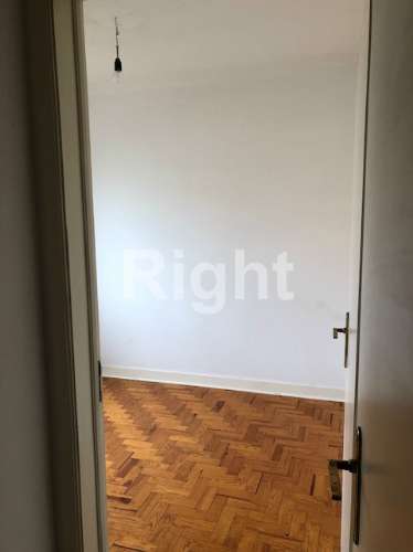 Moradia isolada para recuperar na Parede, Cascais