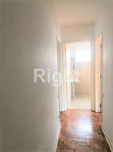 Moradia isolada para recuperar na Parede, Cascais