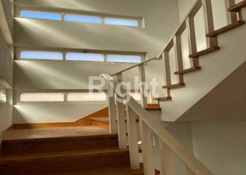 Moradia isolada para recuperar na Parede, Cascais