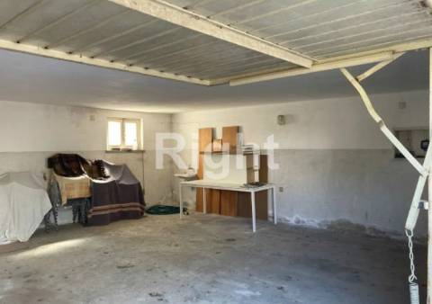 Moradia isolada para recuperar na Parede, Cascais