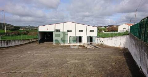 Armazém com 2000m2 em open space