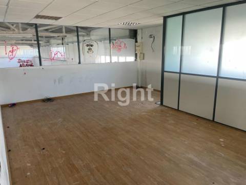 2 Armazéns no Cacém