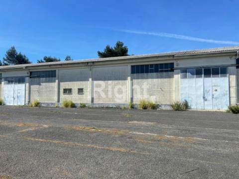 2 Armazéns no Cacém