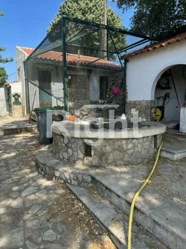 Moradia T3 com lote de 1.750m2 na zona nobre da Venda do Pinheiro