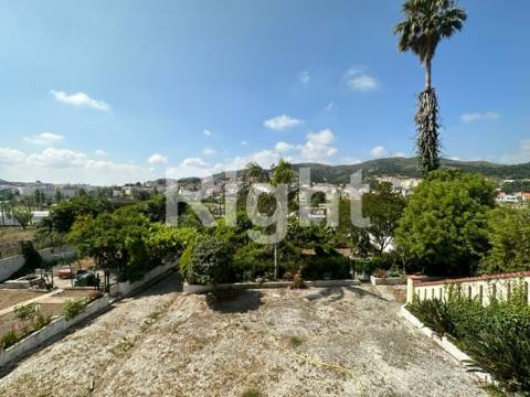 Moradia T3 com lote de 1.750m2 na zona nobre da Venda do Pinheiro