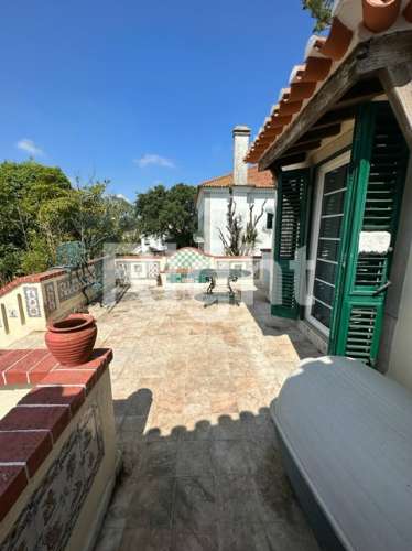 Moradia T3 com lote de 1.750m2 na zona nobre da Venda do Pinheiro