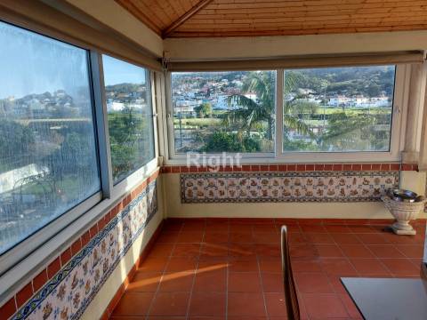 Moradia T3 com lote de 1.750m2 na zona nobre da Venda do Pinheiro