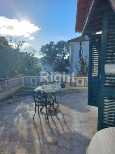 Moradia T3 com lote de 1.750m2 na zona nobre da Venda do Pinheiro