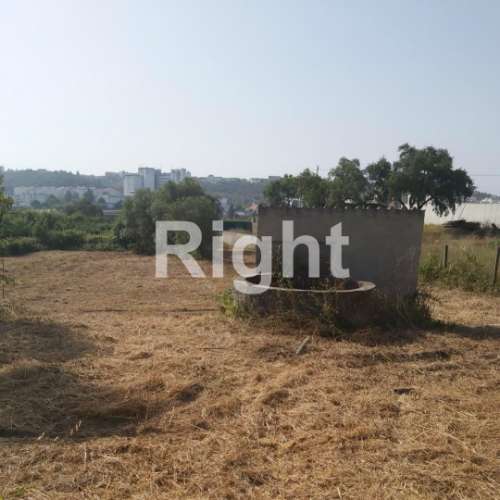 Terreno para Construção: Oportunidade Única em Santarém