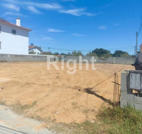 Lote de terreno em Barosa/Leiria