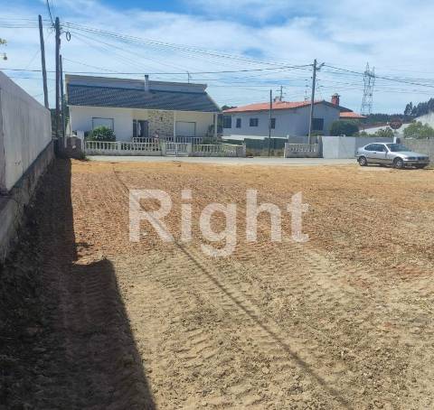 Lote de terreno em Barosa/Leiria