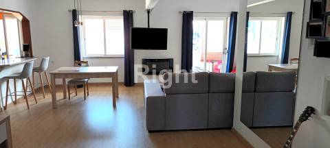 Apartamento T4 transformado em T3 remodelado no Feijó