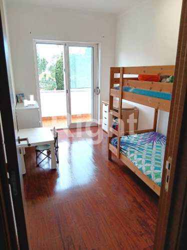 Apartamento T4 transformado em T3 remodelado no Feijó