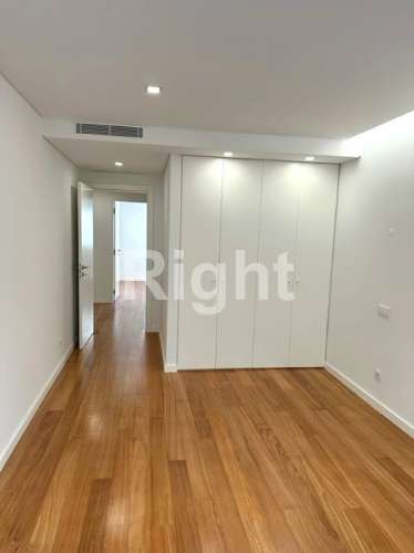 Apartamento T3 novo com estacionamento e arrecadação, Praça Chile