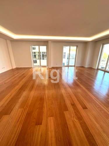 Apartamento T3 novo com estacionamento e arrecadação, Praça Chile